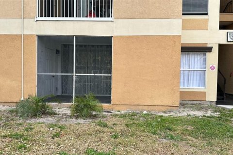 Condominio en alquiler en Orlando, Florida, 2 dormitorios, 93.18 m2 № 1915486 - foto 10