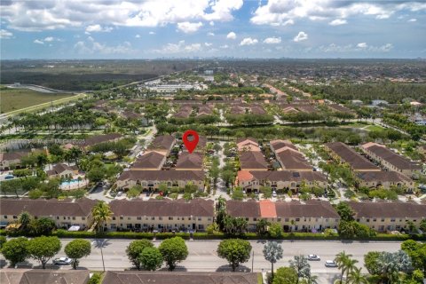 Townhouse in Miami, Florida 4 bedrooms, 164.9 sq.m. № 1823616 - photo 7