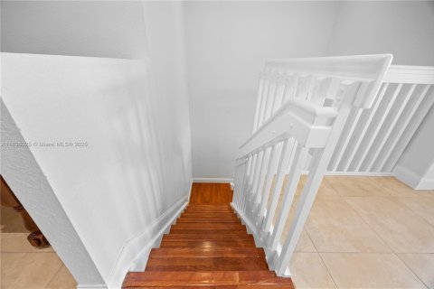 Townhouse in Miami, Florida 4 bedrooms, 164.9 sq.m. № 1823616 - photo 30