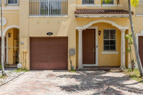 Townhouse in Miami, Florida 4 bedrooms, 164.9 sq.m. № 1823616 - photo 3