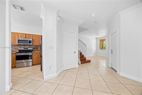 Townhouse in Miami, Florida 4 bedrooms, 164.9 sq.m. № 1823616 - photo 15