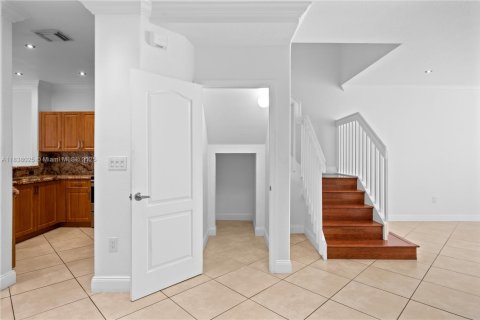 Townhouse in Miami, Florida 4 bedrooms, 164.9 sq.m. № 1823616 - photo 14