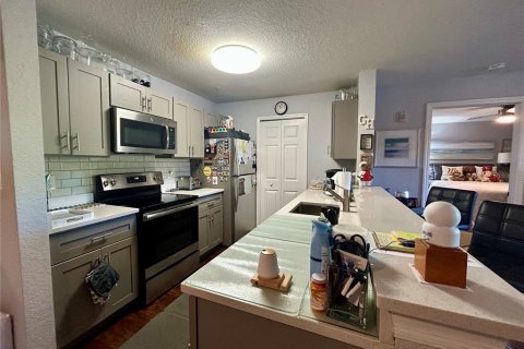 Condominio en alquiler en Orlando, Florida, 2 dormitorios, 96.9 m2 № 1909374 - foto 3