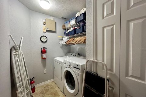 Condominio en alquiler en Orlando, Florida, 2 dormitorios, 96.9 m2 № 1909374 - foto 13