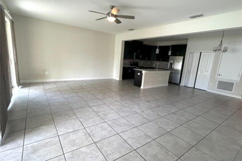 House in Winter Garden, Florida 4 bedrooms, 265.05 sq.m. № 1912756 - photo 13
