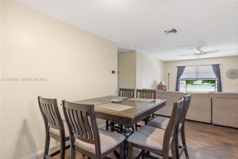 Купить виллу или дом в Виро-Бич, Флорида 5 комнат, 104.05м2, № 1994964 - фото 4