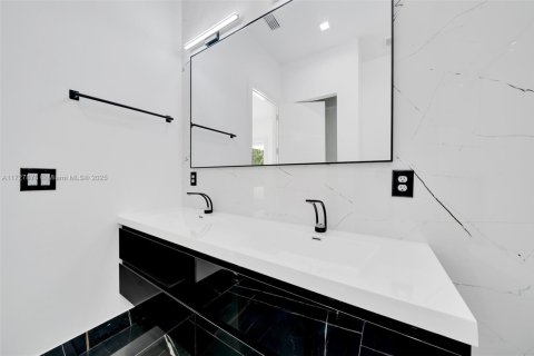 House in Ocala, Florida 4 bedrooms, 212.19 sq.m. № 2044392 - photo 27