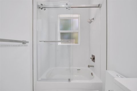 House in Ocala, Florida 4 bedrooms, 212.19 sq.m. № 2044392 - photo 19