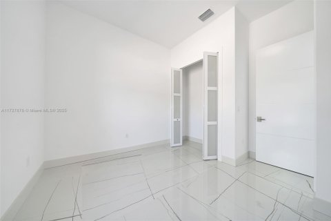 House in Ocala, Florida 4 bedrooms, 212.19 sq.m. № 2044392 - photo 11