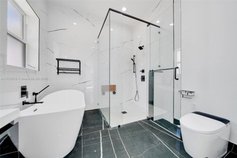 House in Ocala, Florida 4 bedrooms, 212.19 sq.m. № 2044392 - photo 25