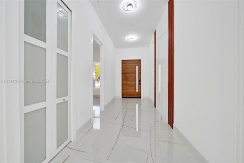 House in Ocala, Florida 4 bedrooms, 212.19 sq.m. № 2044392 - photo 6