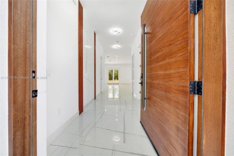 House in Ocala, Florida 4 bedrooms, 212.19 sq.m. № 2044392 - photo 4