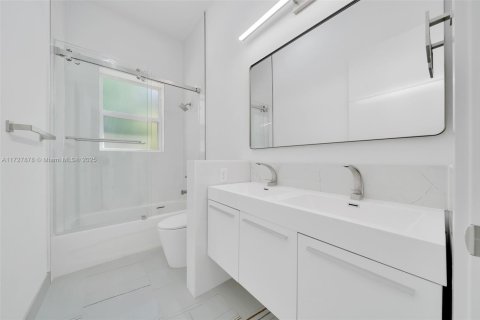 House in Ocala, Florida 4 bedrooms, 212.19 sq.m. № 2044392 - photo 17