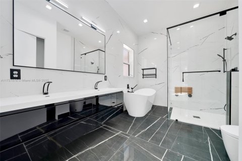 House in Ocala, Florida 4 bedrooms, 212.19 sq.m. № 2044392 - photo 24