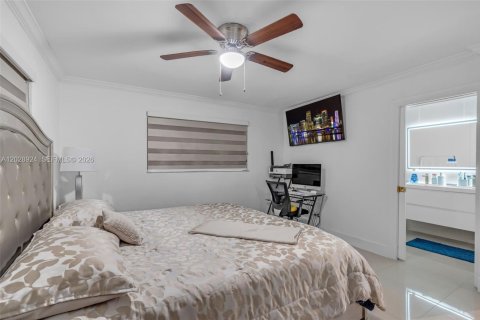 House in Miami, Florida 3 bedrooms, 179.95 sq.m. № 2257818 - photo 19