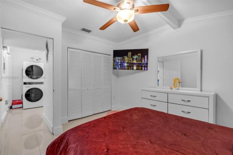 House in Miami, Florida 3 bedrooms, 179.95 sq.m. № 2257818 - photo 28