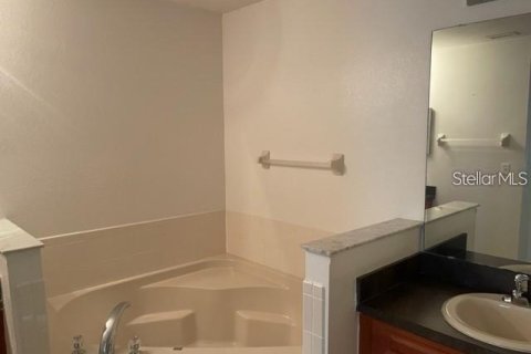 House in Kissimmee, Florida 3 bedrooms, 162.21 sq.m. № 1910545 - photo 6