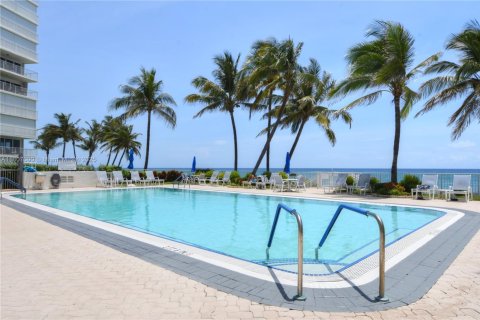 Condo in Highland Beach, Florida, 2 bedrooms  № 1776213 - photo 20