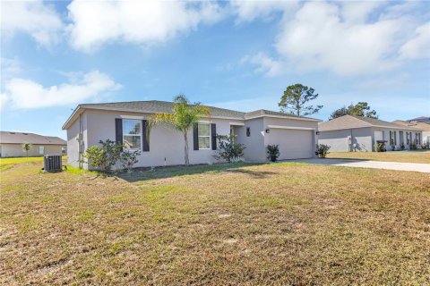 Villa ou maison à vendre à Poinciana, Floride: 3 chambres, 118.26 m2 № 2390843 - photo 2