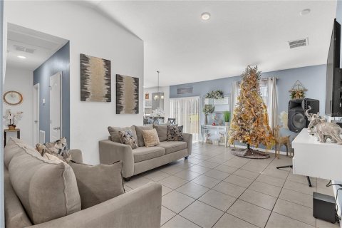 Villa ou maison à vendre à Poinciana, Floride: 3 chambres, 118.26 m2 № 2390843 - photo 7