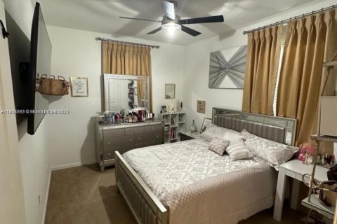 Townhouse in Homestead, Florida 4 bedrooms, 181.35 sq.m. № 1877823 - photo 13