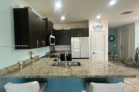 Townhouse in Homestead, Florida 4 bedrooms, 181.35 sq.m. № 1877823 - photo 26