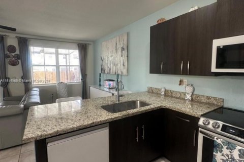 Townhouse in Homestead, Florida 4 bedrooms, 181.35 sq.m. № 1877823 - photo 29