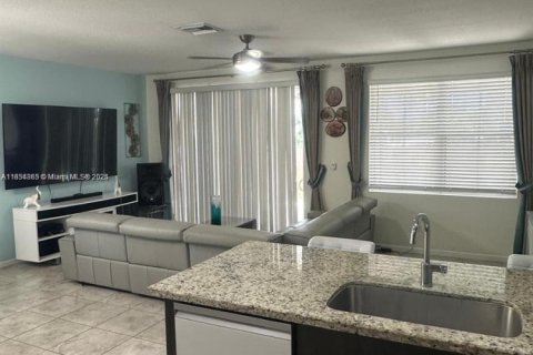 Townhouse in Homestead, Florida 4 bedrooms, 181.35 sq.m. № 1877823 - photo 28
