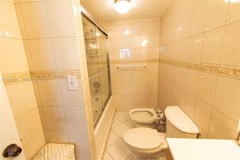 Copropriété à vendre à Miami Beach, Floride: 2 chambres, 83.8 m2 № 1988264 - photo 16