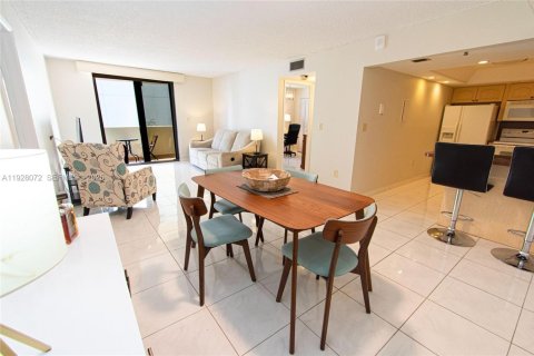 Copropriété à vendre à Miami Beach, Floride: 2 chambres, 83.8 m2 № 1988264 - photo 7