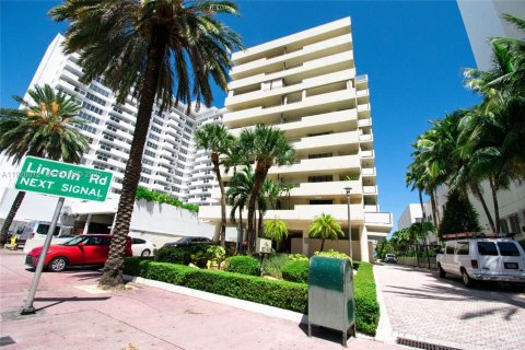 Copropriété à vendre à Miami Beach, Floride: 2 chambres, 83.8 m2 № 1988264 - photo 4