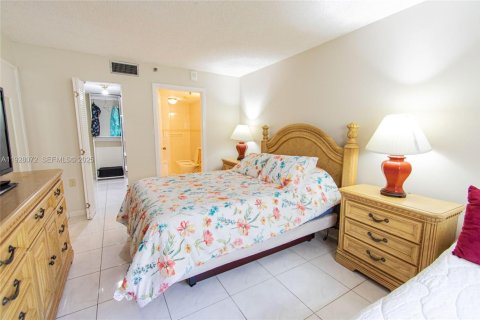 Copropriété à vendre à Miami Beach, Floride: 2 chambres, 83.8 m2 № 1988264 - photo 13