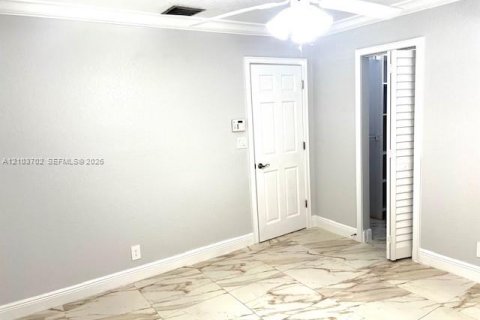 Villa ou maison à louer à Davie, Floride: 3 chambres, 118.91 m2 № 2411800 - photo 24