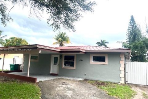 Villa ou maison à louer à Davie, Floride: 3 chambres, 118.91 m2 № 2411800 - photo 4