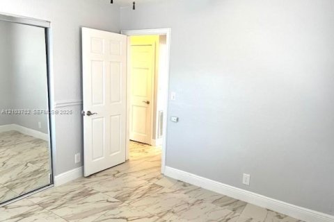 Villa ou maison à louer à Davie, Floride: 3 chambres, 118.91 m2 № 2411800 - photo 23