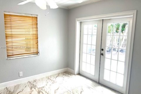Villa ou maison à louer à Davie, Floride: 3 chambres, 118.91 m2 № 2411800 - photo 8
