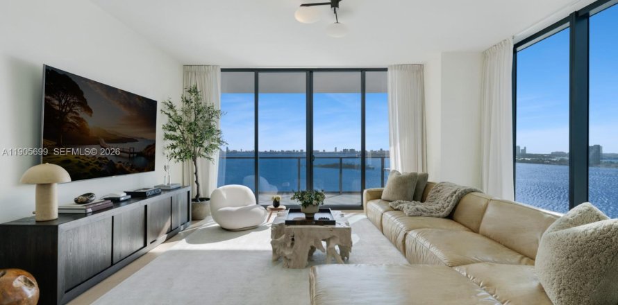 Condominio en Miami, Florida, 3 dormitorios  № 2090629