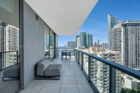 Condominio en venta en Miami, Florida, 3 dormitorios, 254.83 m2 № 2090629 - foto 18