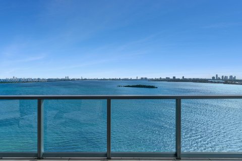 Condominio en venta en Miami, Florida, 3 dormitorios, 254.83 m2 № 2090629 - foto 20