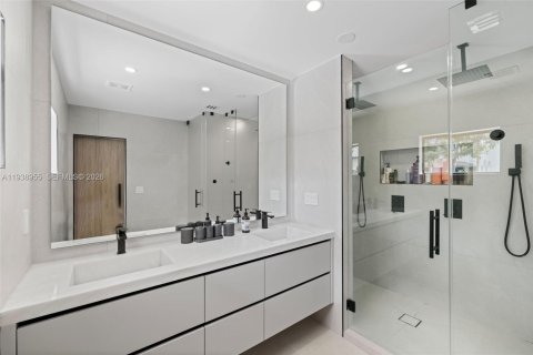 Casa en venta en Miami Lakes, Florida, 4 dormitorios, 172.8 m2 № 2000412 - foto 30