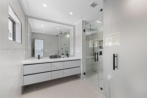 Casa en venta en Miami Lakes, Florida, 4 dormitorios, 172.8 m2 № 2000412 - foto 29