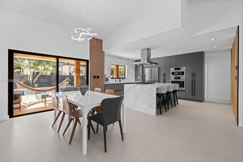 Casa en venta en Miami Lakes, Florida, 4 dormitorios, 172.8 m2 № 2000412 - foto 9