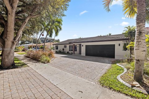 Casa en venta en Miami Lakes, Florida, 4 dormitorios, 172.8 m2 № 2000412 - foto 3