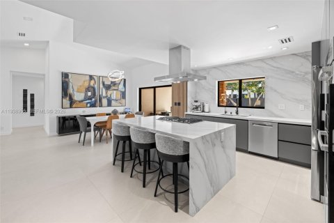 Casa en venta en Miami Lakes, Florida, 4 dormitorios, 172.8 m2 № 2000412 - foto 13
