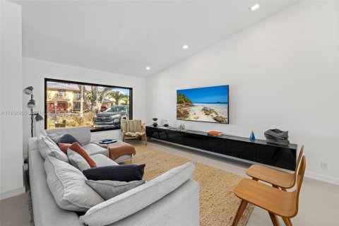 Casa en venta en Miami Lakes, Florida, 4 dormitorios, 172.8 m2 № 2000412 - foto 7