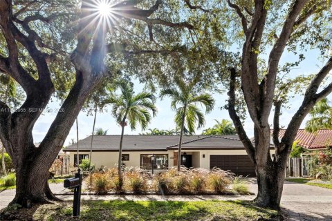 Casa en venta en Miami Lakes, Florida, 4 dormitorios, 172.8 m2 № 2000412 - foto 2