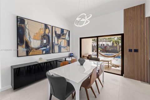 Casa en venta en Miami Lakes, Florida, 4 dormitorios, 172.8 m2 № 2000412 - foto 12