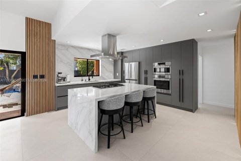 Casa en venta en Miami Lakes, Florida, 4 dormitorios, 172.8 m2 № 2000412 - foto 11