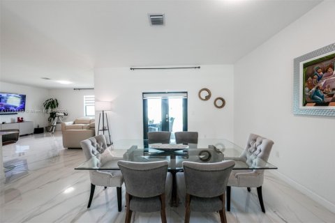 Купить виллу или дом в Майами, Флорида 5 спален, 263.66м2, № 1715053 - фото 9