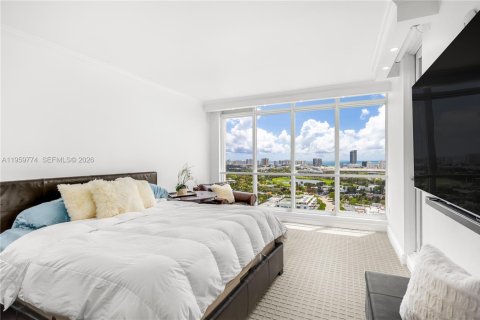Condo in Miami Beach, Florida, 3 bedrooms  № 2027692 - photo 8
